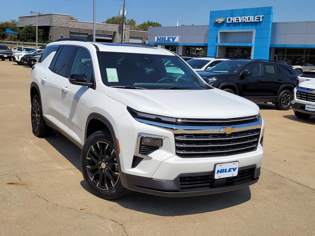 New 2026 Chevrolet Traverse LT w/ Sun and Wheel Package