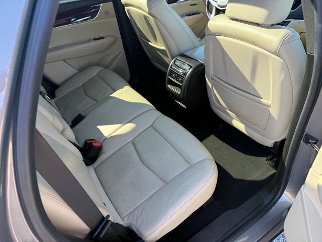 Used 2017 Cadillac XT5 Premium Luxury FWD image 39