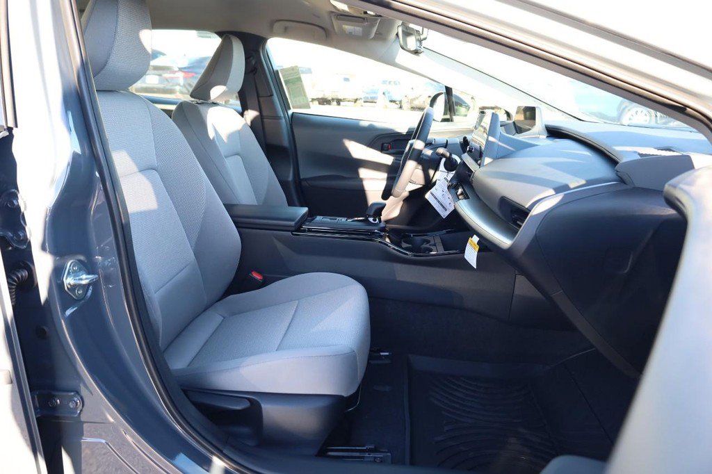New 2026 Toyota Prius LE image 23