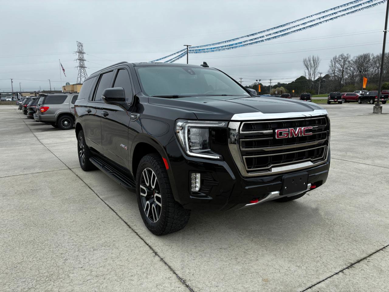 Used 2021 GMC Yukon XL AT4 image 4