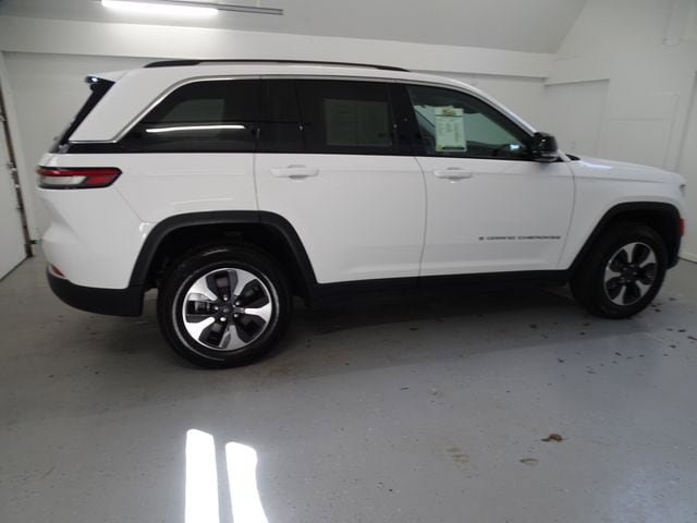 Certified 2023 Jeep Grand Cherokee 4WD 4xe w/ Luxury Tech Group II image 23