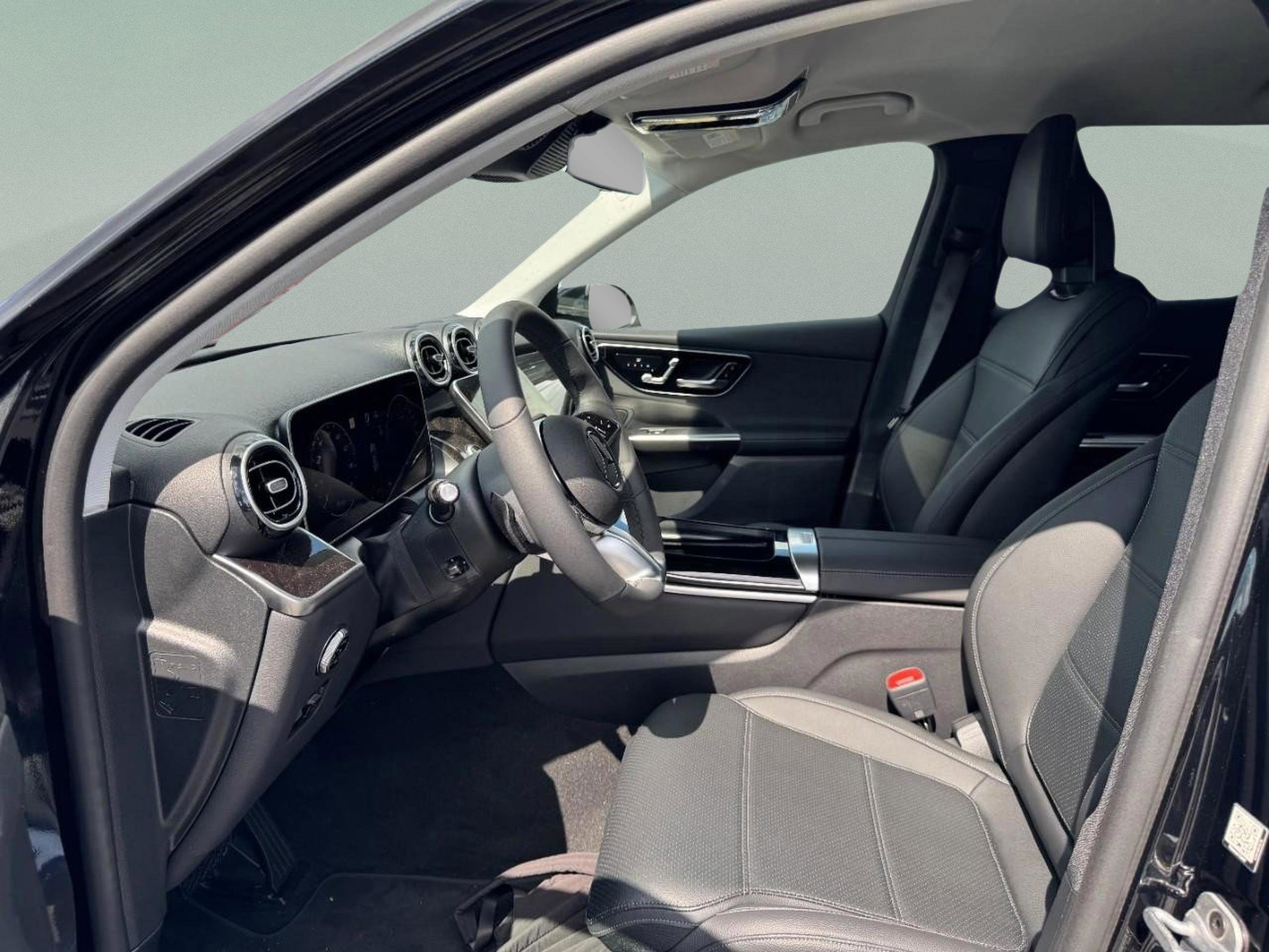 Certified 2025 Mercedes-Benz GLC 350e 4MATIC image 9