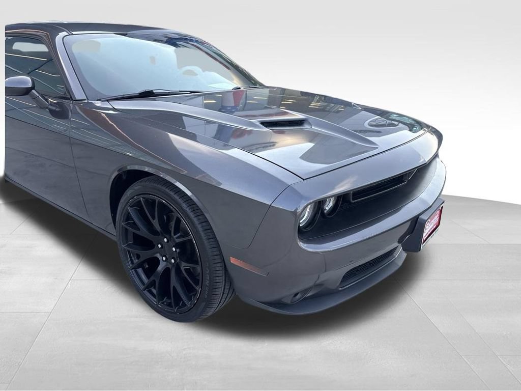 Used 2017 Dodge Challenger SXT w/ Super Sport Group (SS/T) RWD image 8