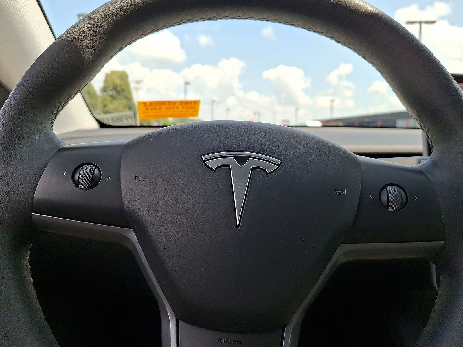 Used 2023 Tesla Model Y Long Range AWD/4WD image 16