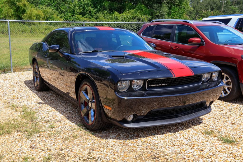 Used 2013 Dodge Challenger SXT RWD image 4