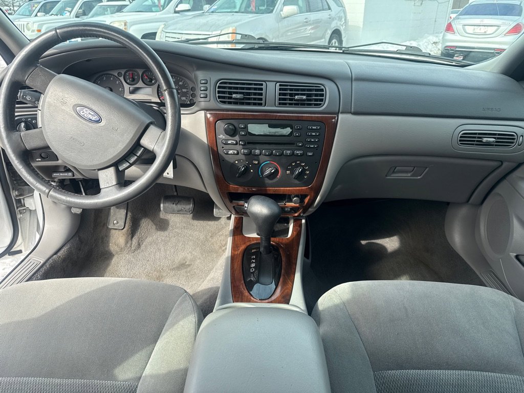 Used 2006 Ford Taurus SEL image 9