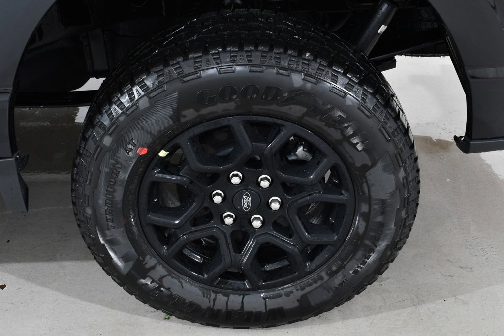 New 2025 Ford F150 XLT w/ Equipment Group 302A MID image 24