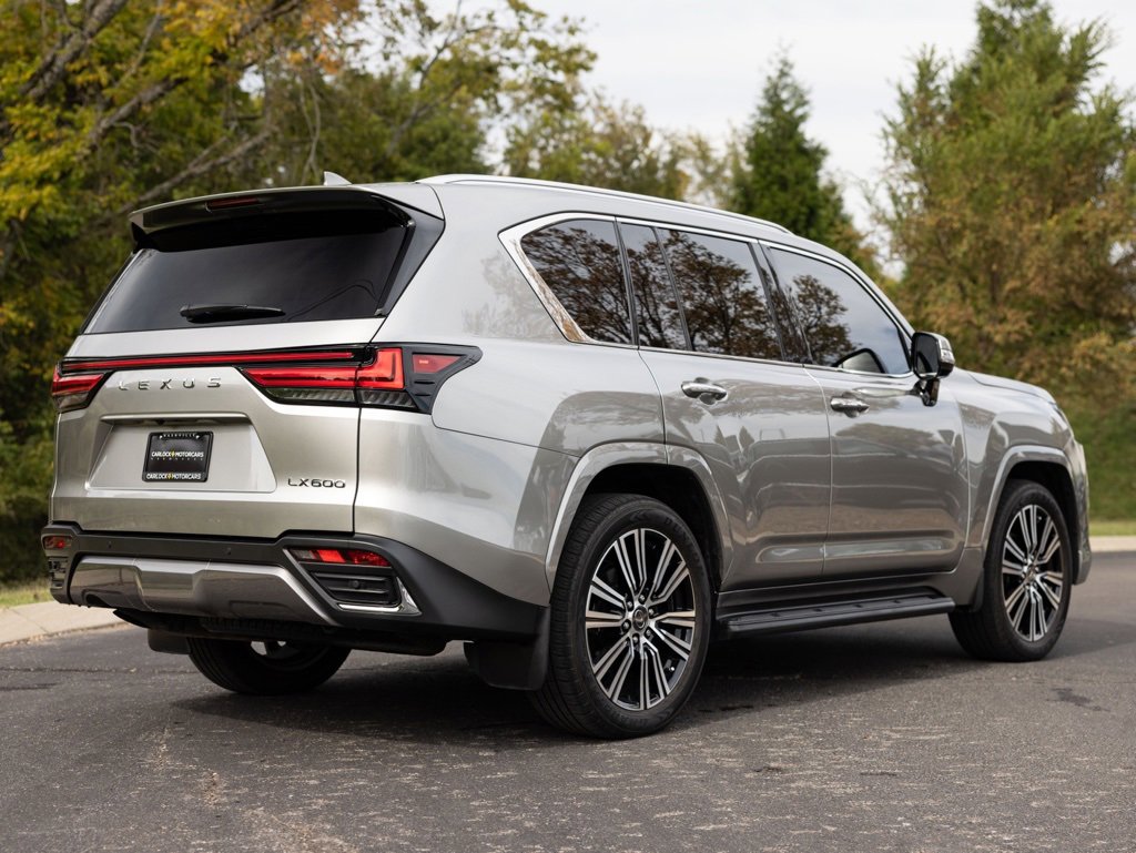 Used 2024 Lexus LX 600 4WD w/ Luxury Package image 9