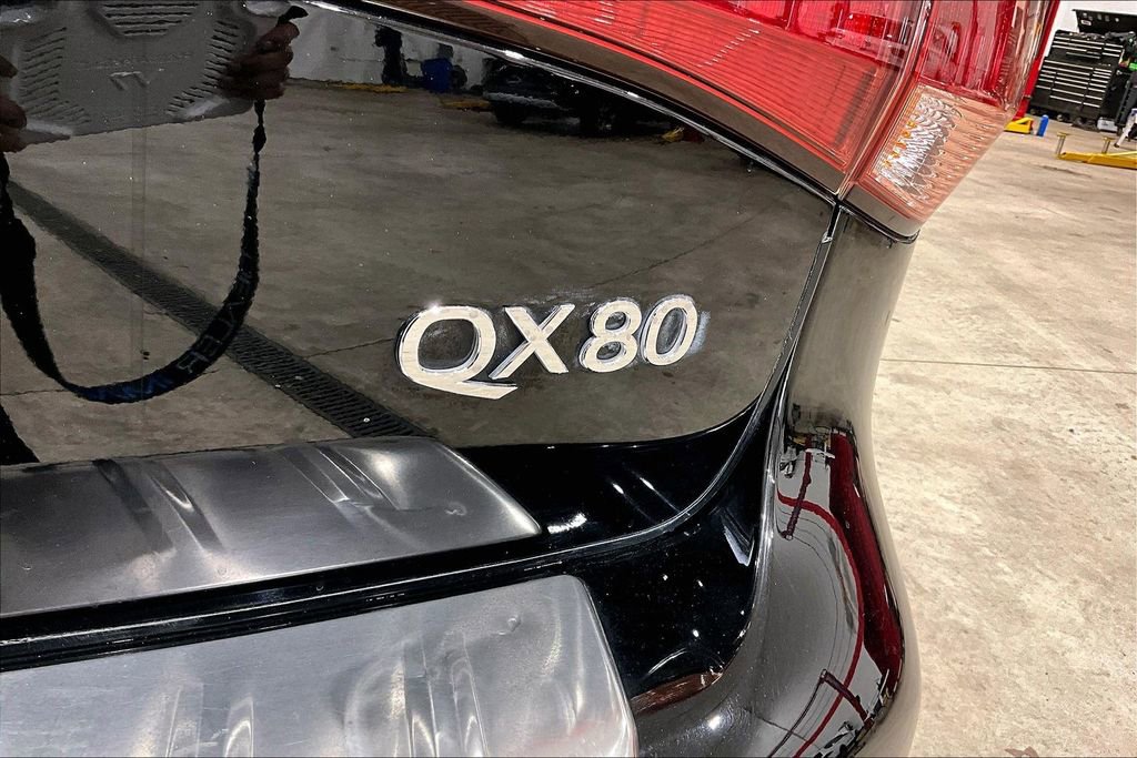 Used 2017 INFINITI QX80 4WD w/ Deluxe Technology Package image 8