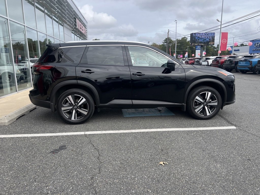 Used 2025 Nissan Rogue SL image 4