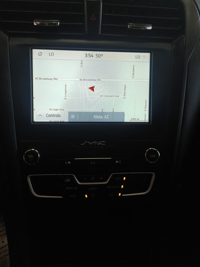 Used 2020 Ford Fusion SE w/ Equipment Group 151A FWD image 12