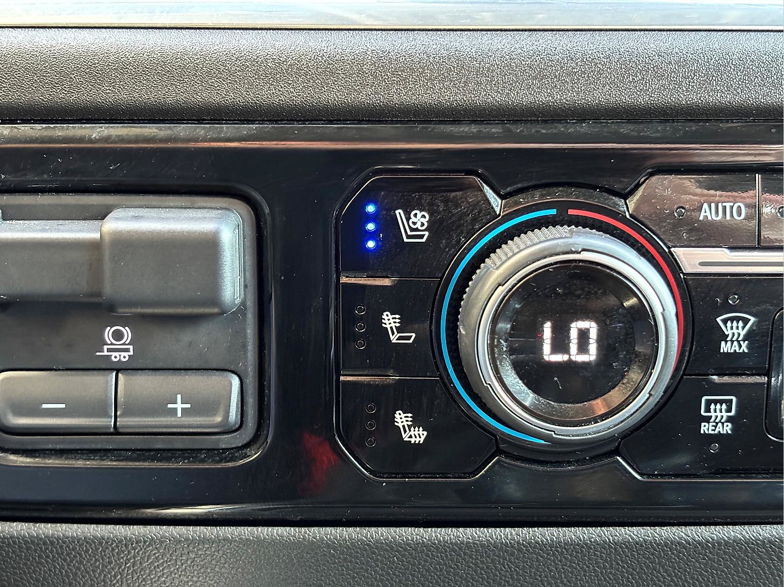 Used 2023 Chevrolet Silverado 1500 LTZ AWD/4WD image 28