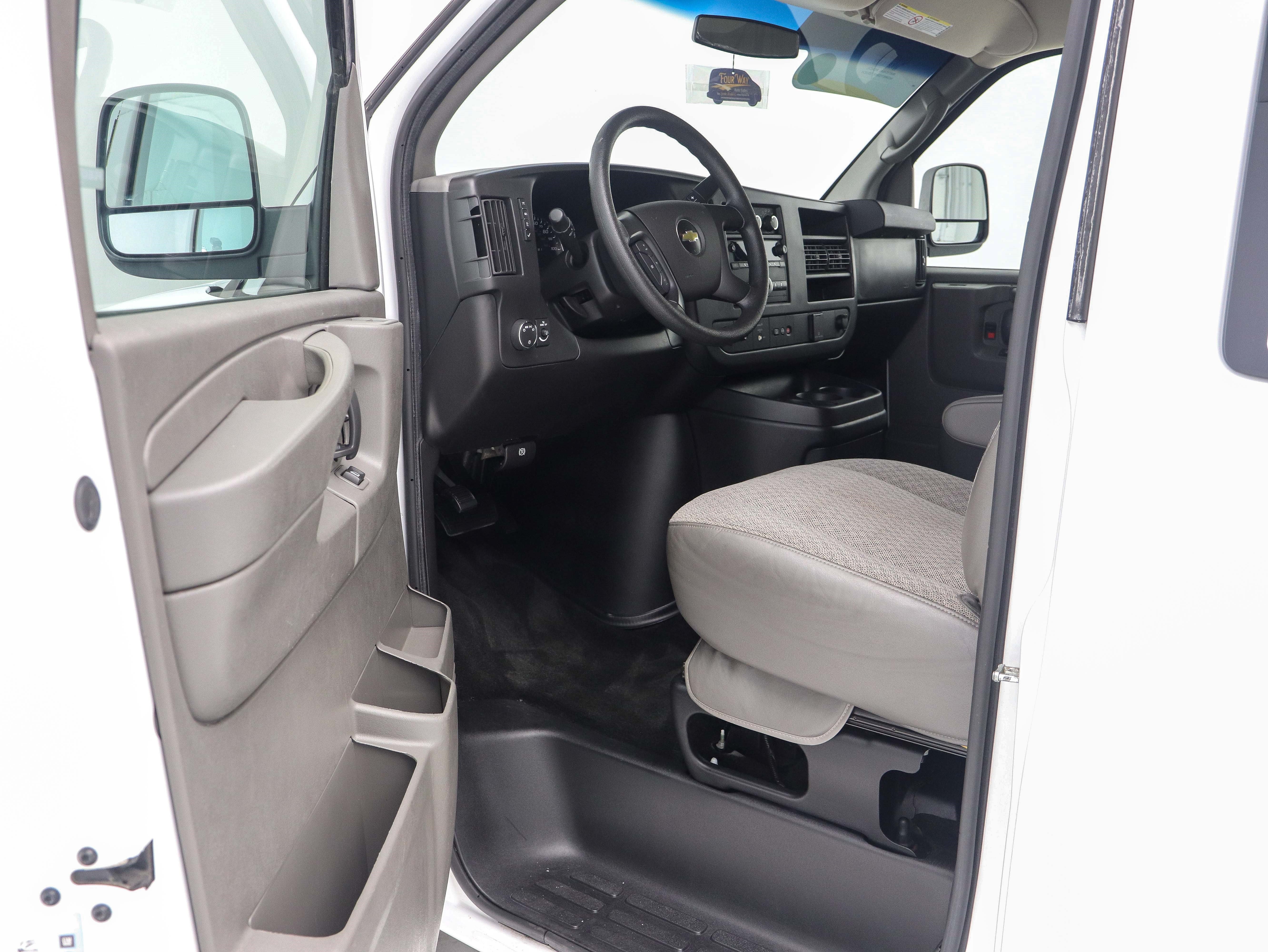 Used 2015 Chevrolet Express 3500 LT w/ LT Preferred Equipment Group RWD image 16