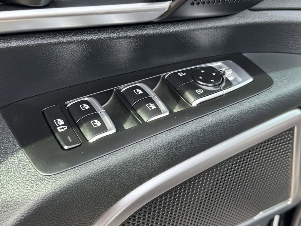 Used 2025 Kia Telluride S image 17