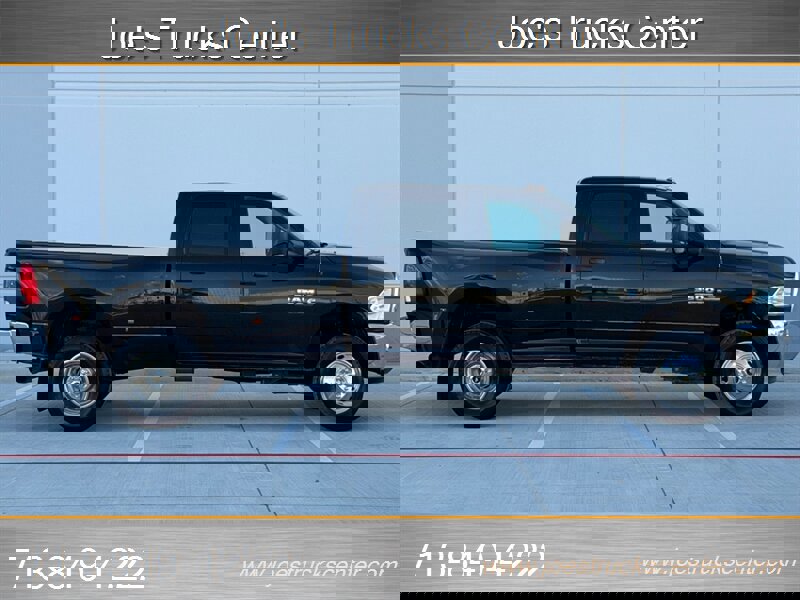 Used 2017 RAM 3500 Tradesman w/ Chrome Appearance Group image 9