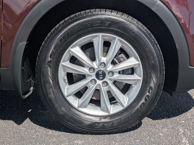 Used 2020 Kia Sorento LX w/ LX I4 Convenience Package image 11