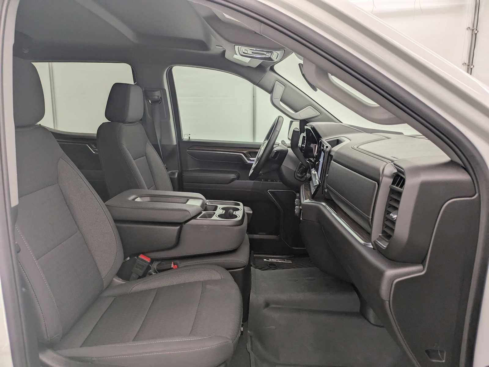 Used 2024 Chevrolet Silverado 1500 LT AWD/4WD image 22