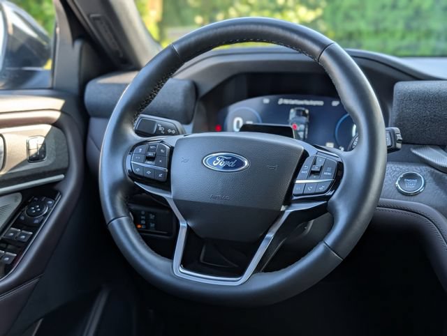 Used 2026 Ford Explorer Platinum AWD/4WD image 14