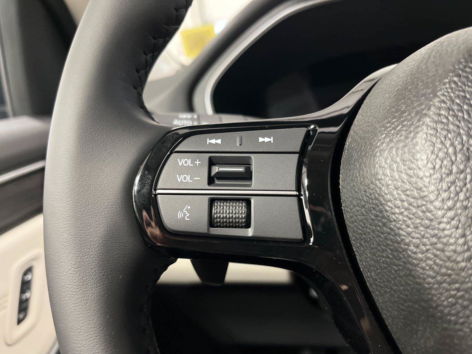 New 2026 Honda Pilot Touring image 16