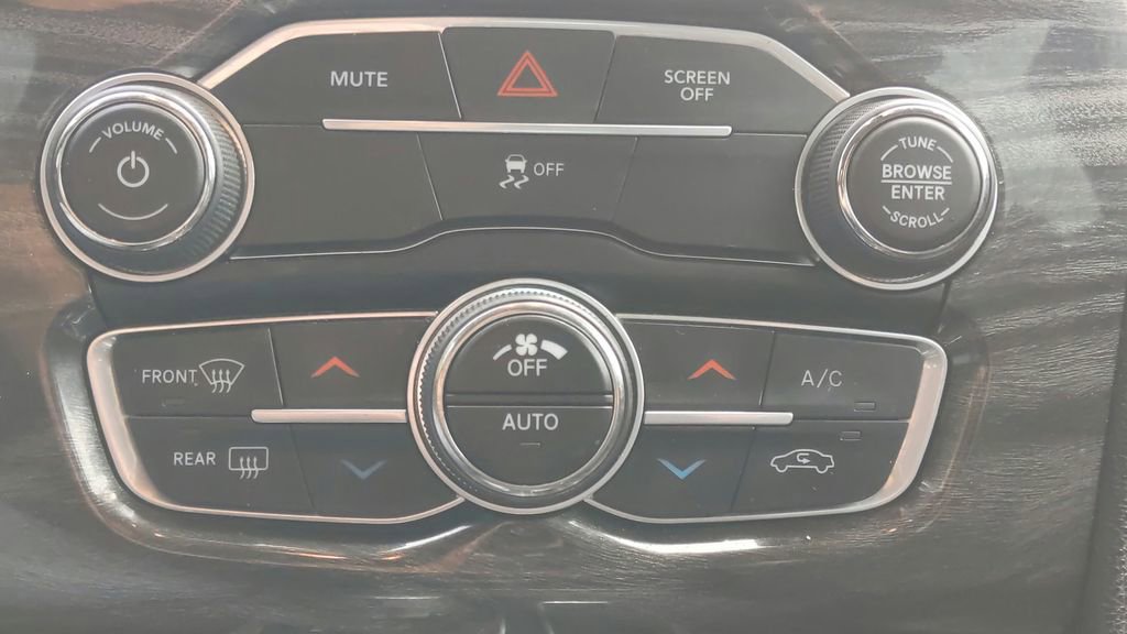 Used 2019 Chrysler 300 Touring L w/ Quick Order Package 22F RWD image 26