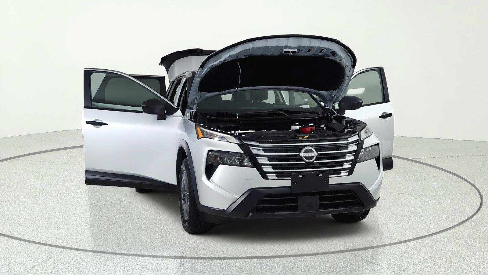 Used 2024 Nissan Rogue S AWD/4WD image 9