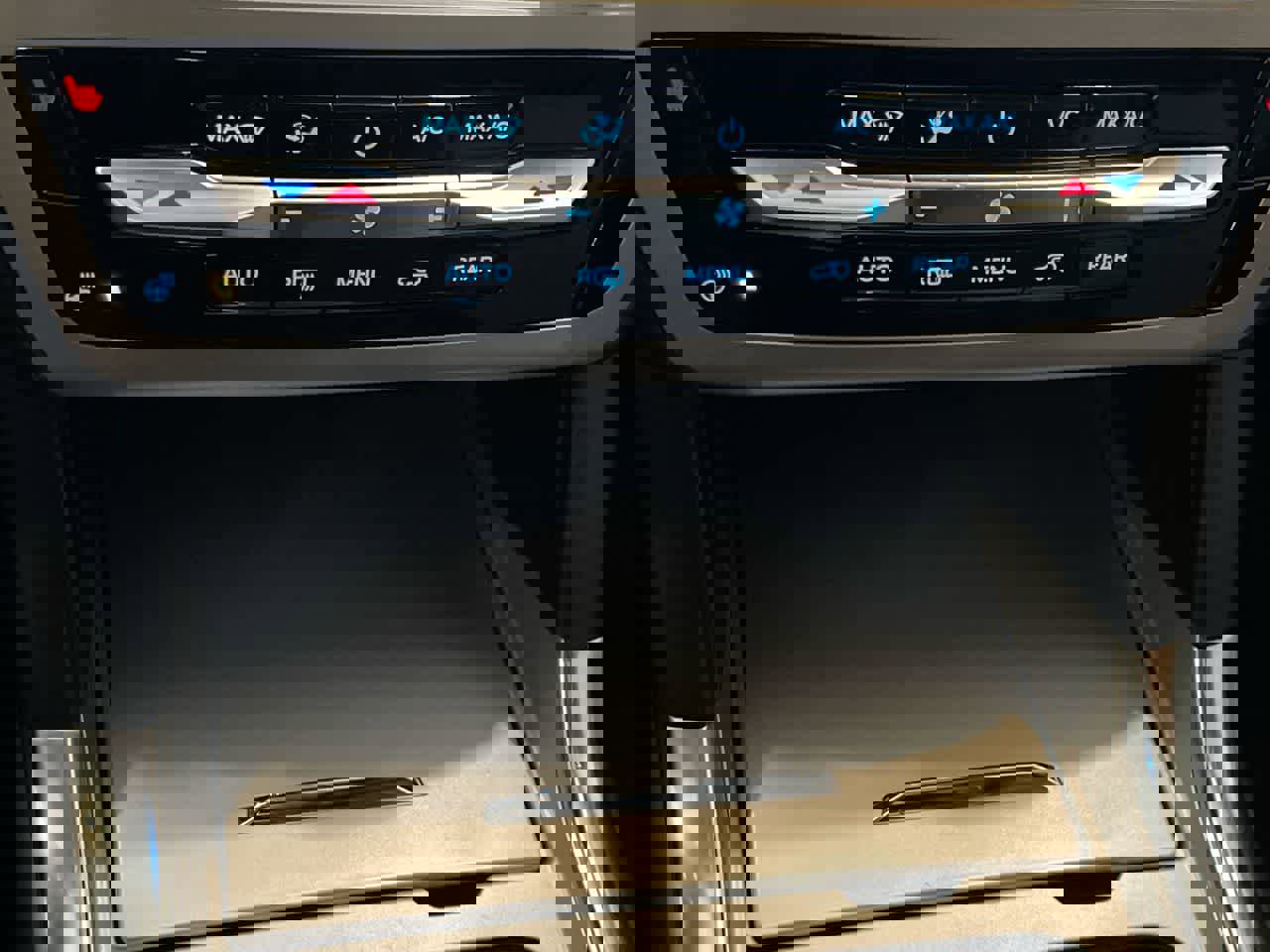 Used 2022 Ford Explorer XLT w/ Equipment Group 202A image 19