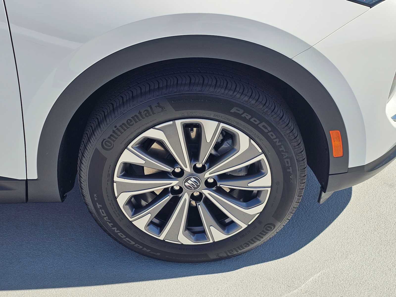 Used 2025 Buick Envision Preferred image 9