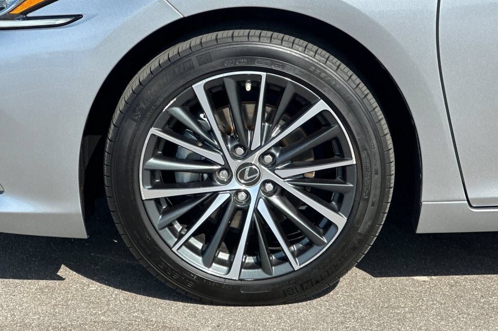 Certified 2025 Lexus ES 300h w/ Premium Package FWD image 24
