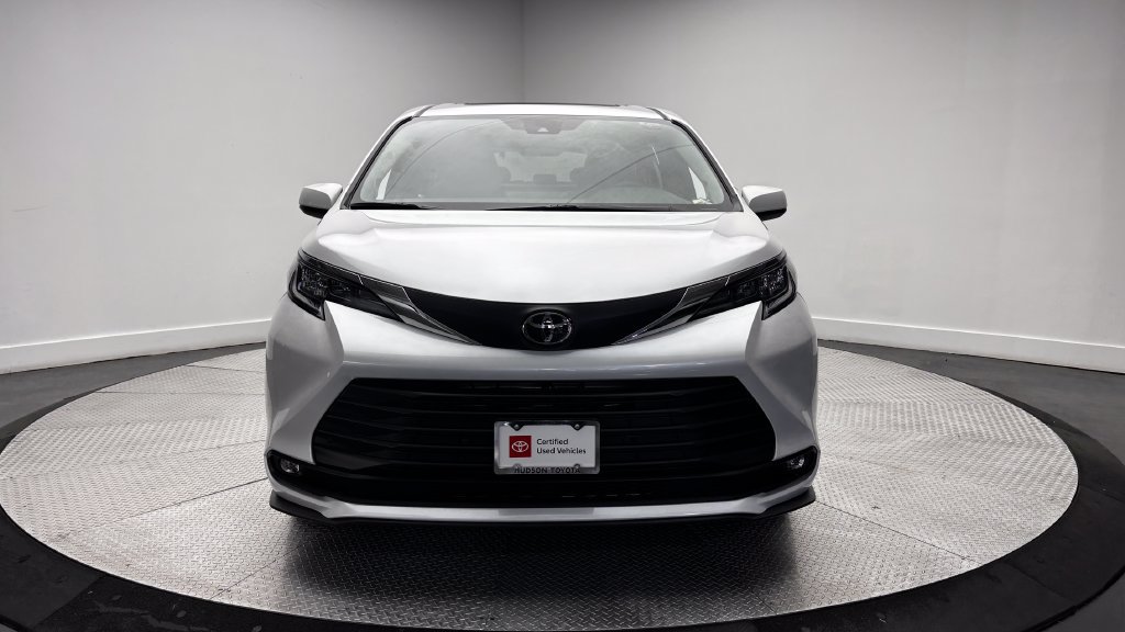 Certified 2026 Toyota Sienna XLE FWD image 48