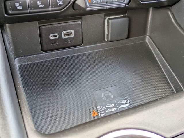 Used 2023 Chevrolet Suburban Premier RWD image 24