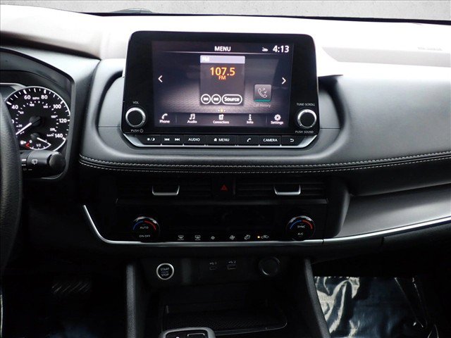 Used 2023 Nissan Rogue SV FWD image 16