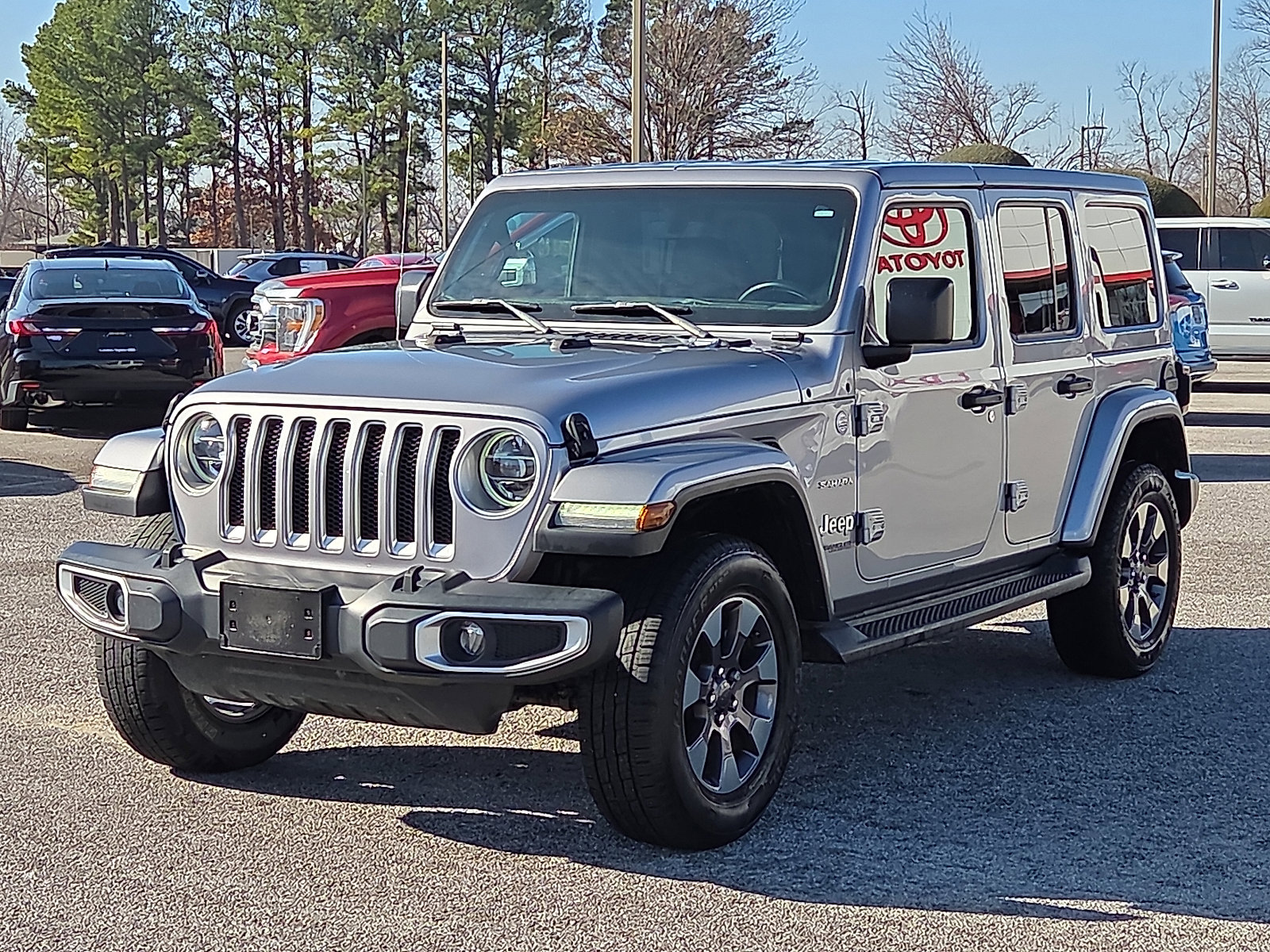 Used 2018 Jeep Wrangler Unlimited Sahara image 2