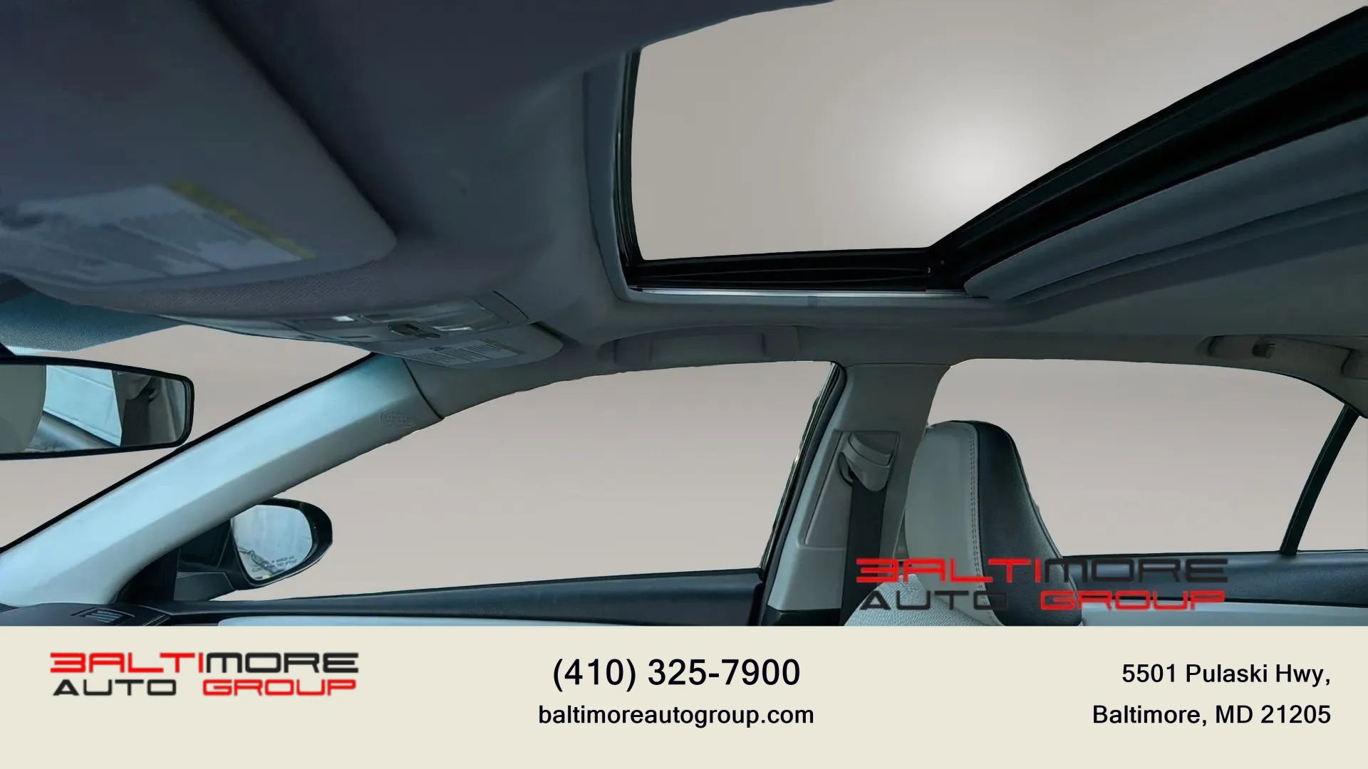 Used 2017 Toyota Camry SE w/ Moonroof Package FWD image 11