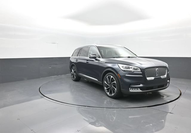 Used 2022 Lincoln Aviator Reserve w/ Equipment Group 201A RWD image 2