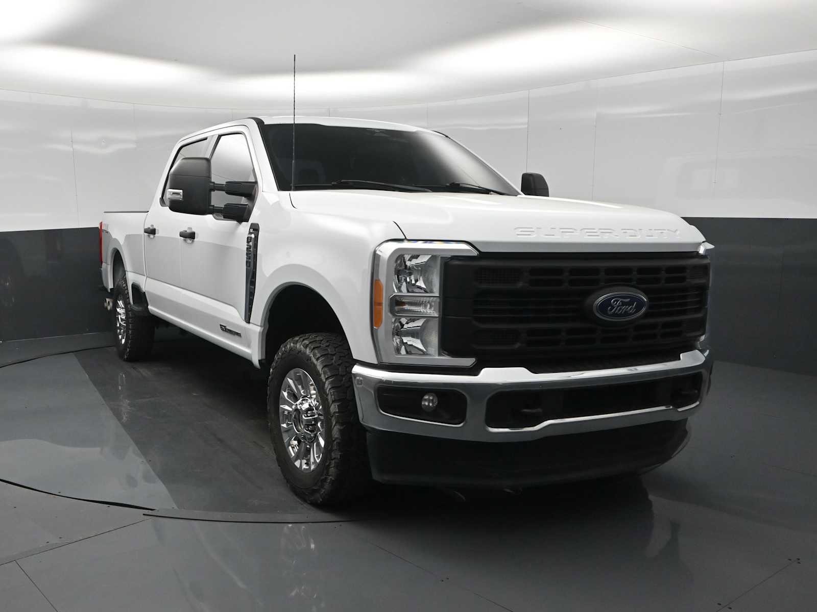Used 2023 Ford F250 XL w/ FX4 Off-Road Package image 5