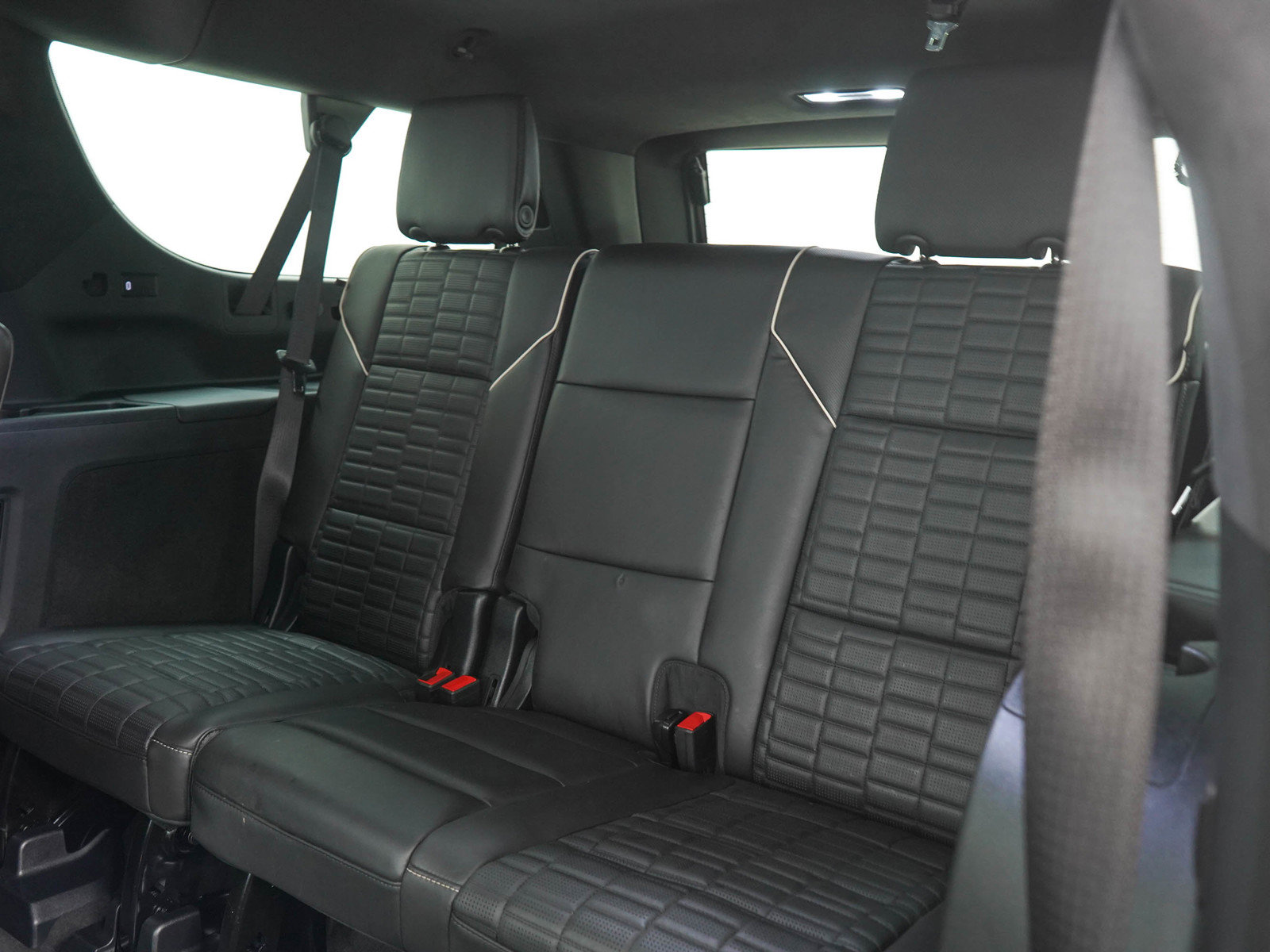 Used 2023 Cadillac Escalade ESV Sport Platinum w/ LPO, ONYX Package AWD/4WD image 15