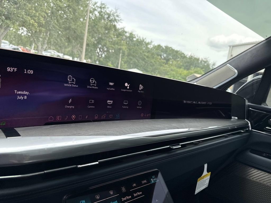 New 2025 Cadillac Escalade IQ Sport 2 w/ LPO, ONYX Package image 23