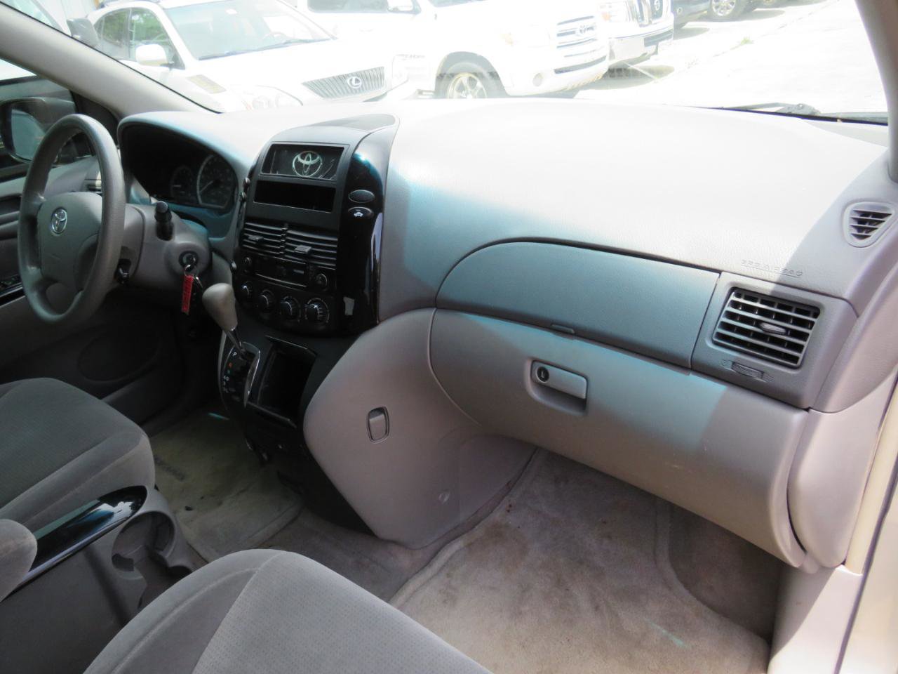Used 2005 Toyota Sienna LE image 29