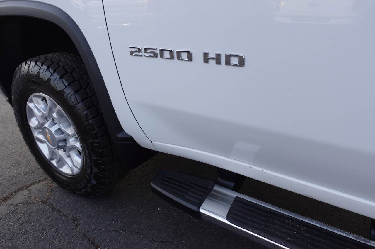 Used 2023 Chevrolet Silverado 2500 LT w/ Convenience Package image 13