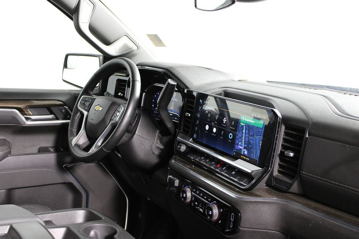 Used 2025 Chevrolet Silverado 1500 LT RWD image 17