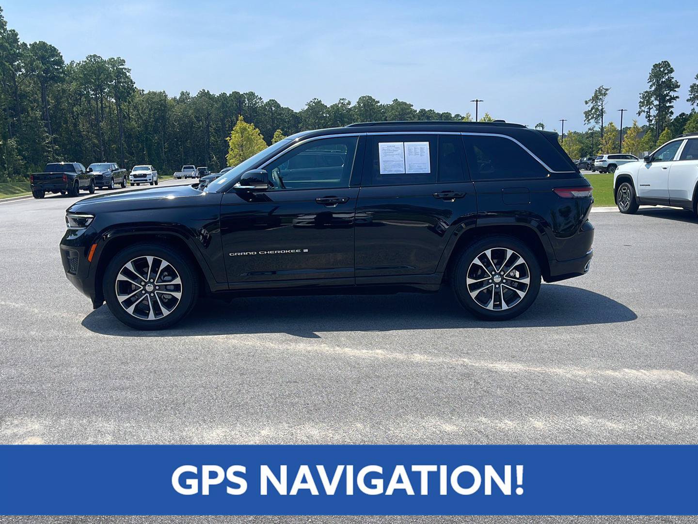 Used 2025 Jeep Grand Cherokee Overland AWD/4WD image 5