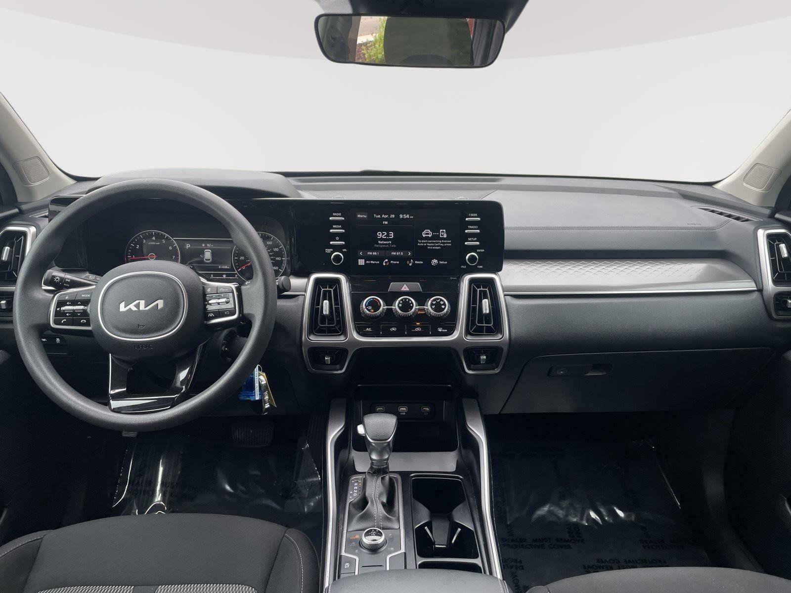 Used 2022 Kia Sorento LX AWD/4WD image 16