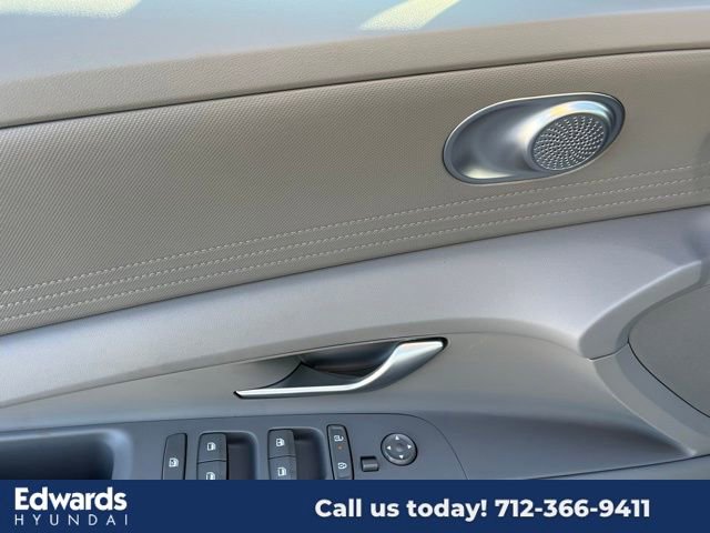 New 2025 Hyundai Elantra SE image 16