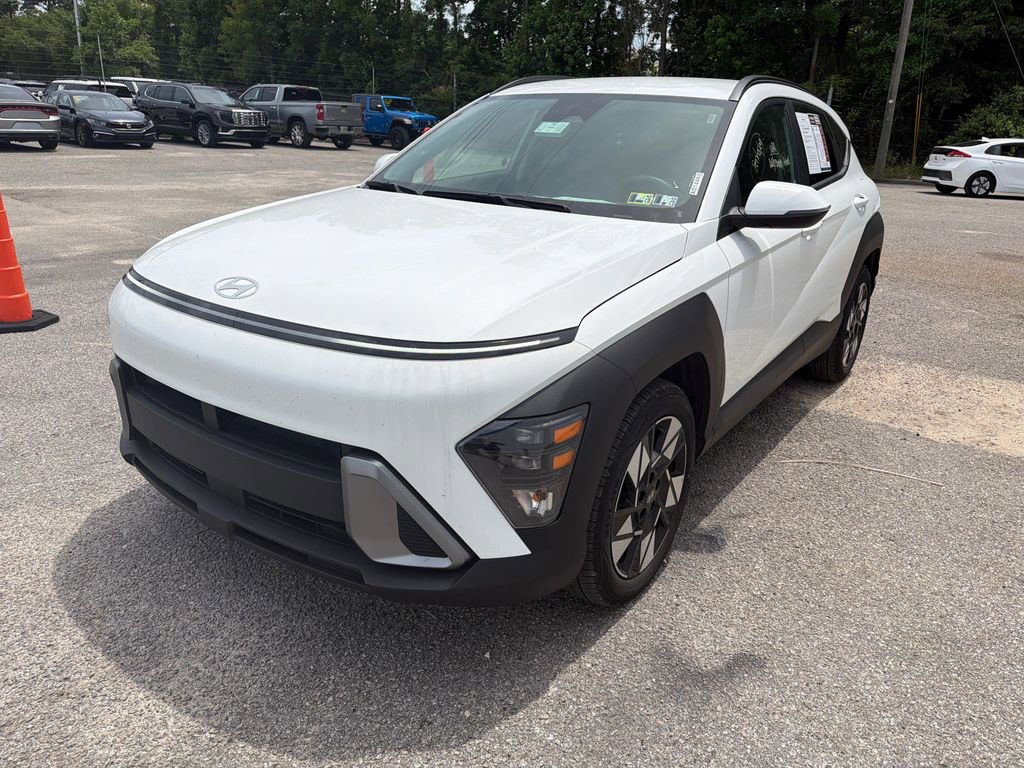Used 2025 Hyundai Kona SEL FWD image 4