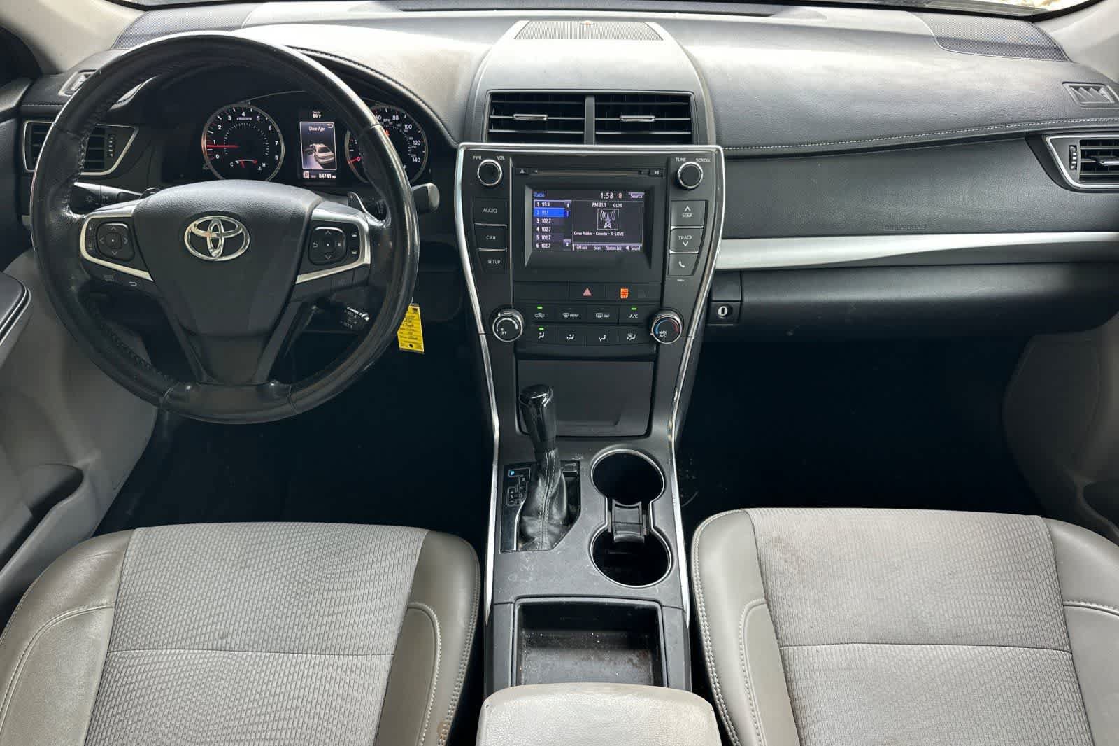 Used 2016 Toyota Camry SE FWD image 4