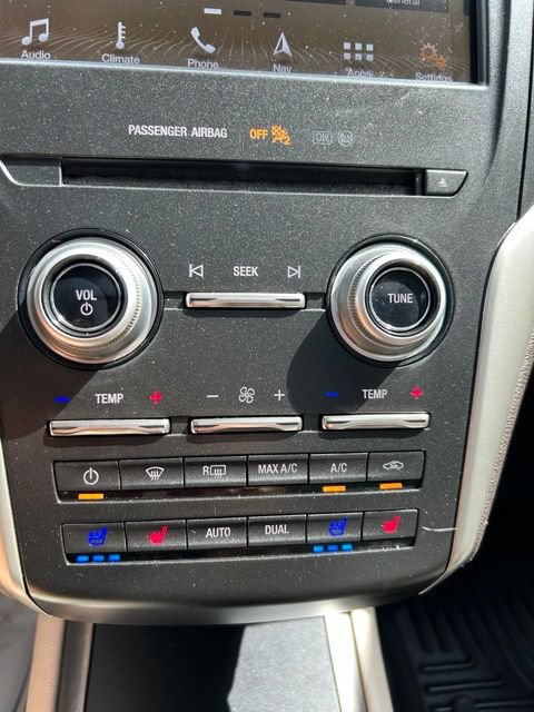 Used 2017 Lincoln MKC Reserve w/ Lincoln MKC Climate Package FWD image 16