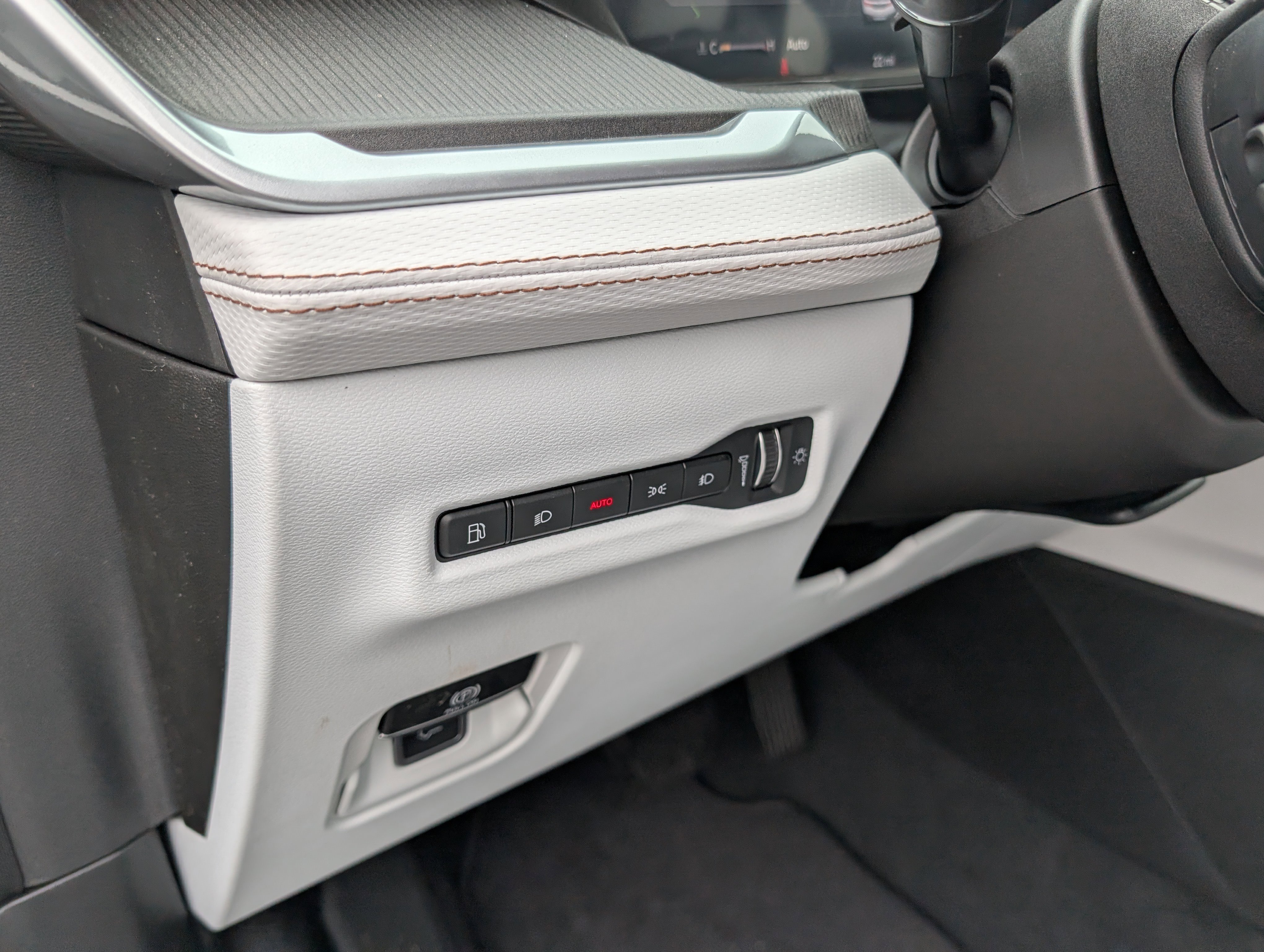 New 2026 Jeep Cherokee Overland image 21