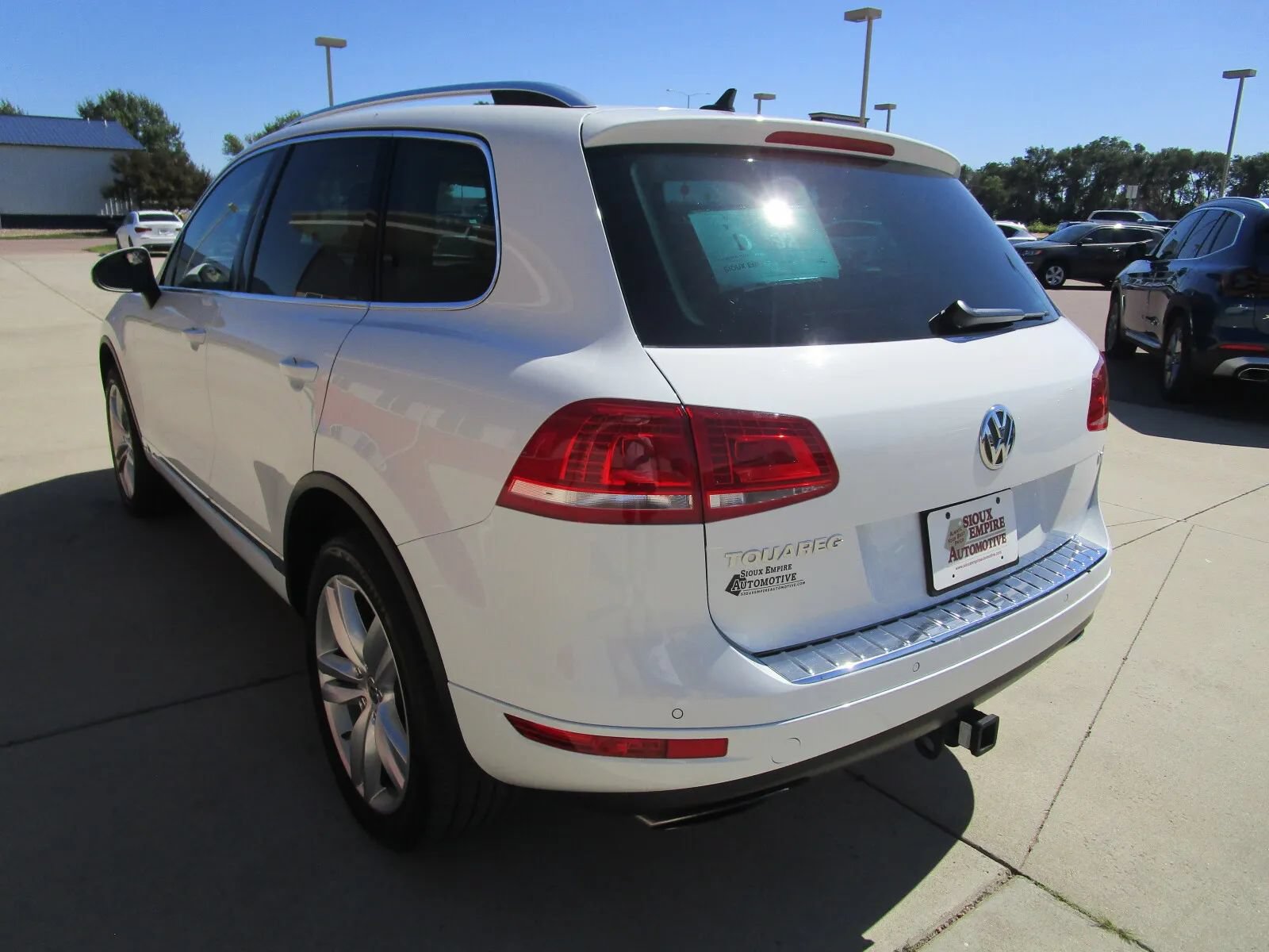 Used 2014 Volkswagen Touareg Executive AWD/4WD image 7