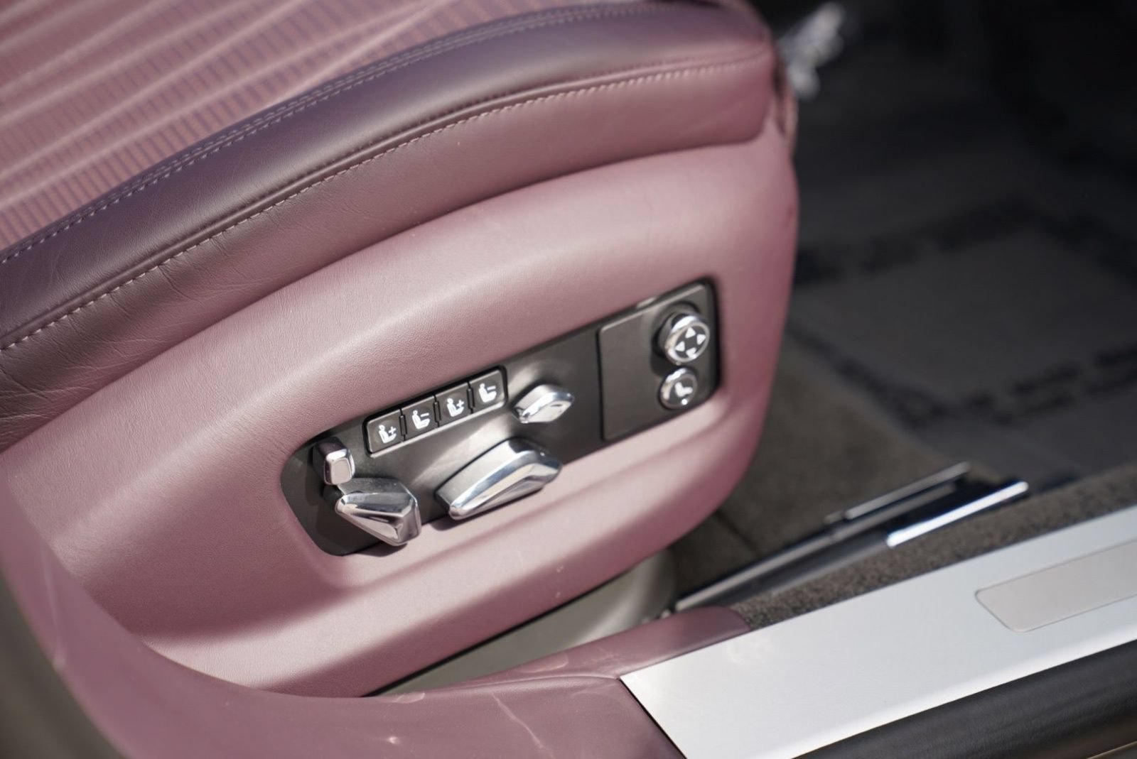 Used 2023 Bentley Flying Spur S V8 AWD/4WD image 24