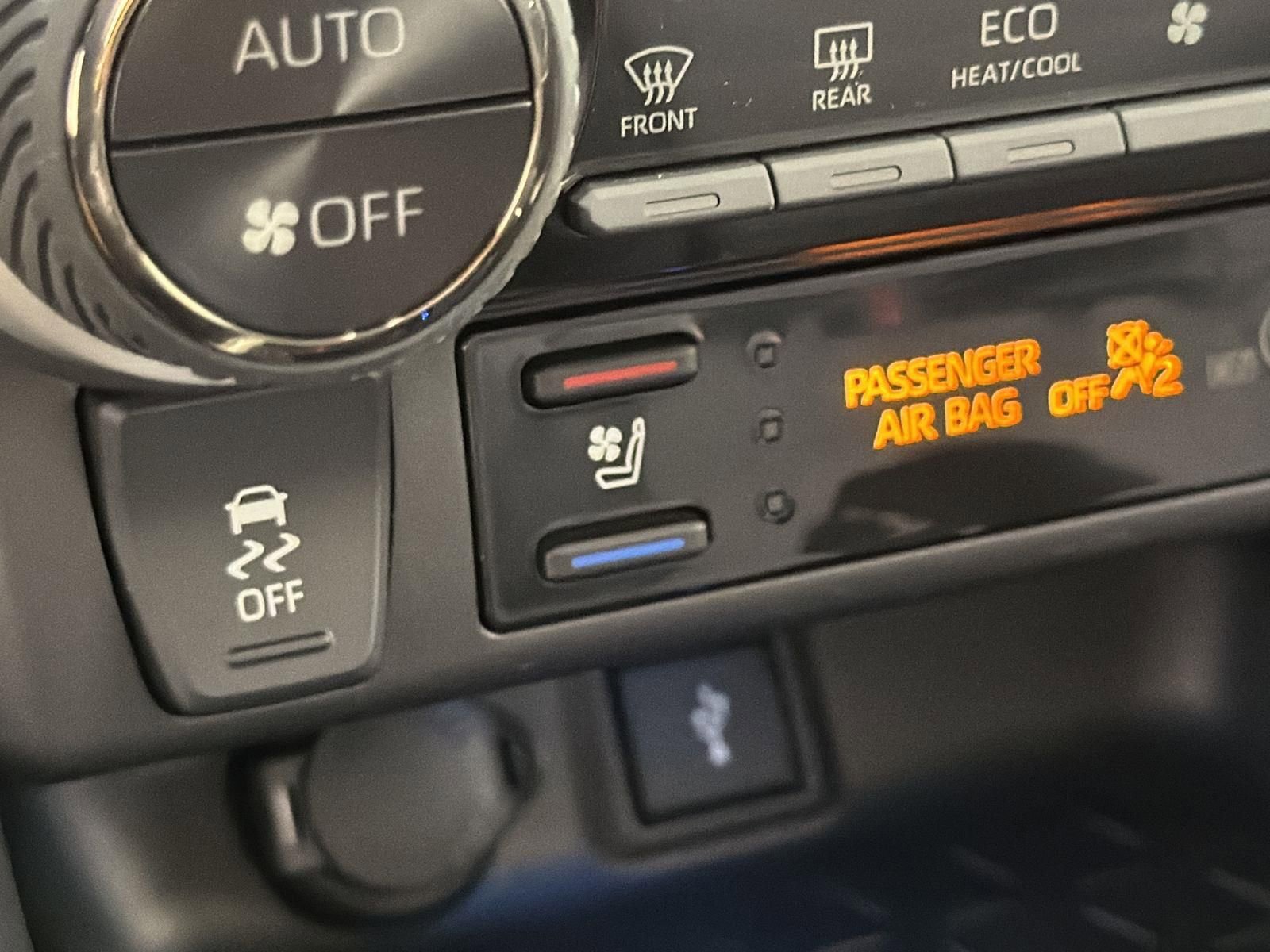 Used 2022 Toyota RAV4 XSE w/ Premium Package image 20